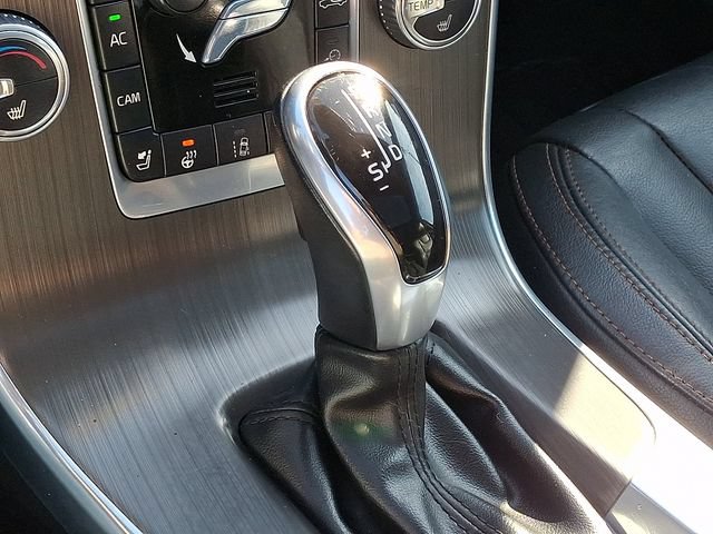 Used 2016 Volvo V60 T5 Cross Country Platinum AWD/4WD image 17