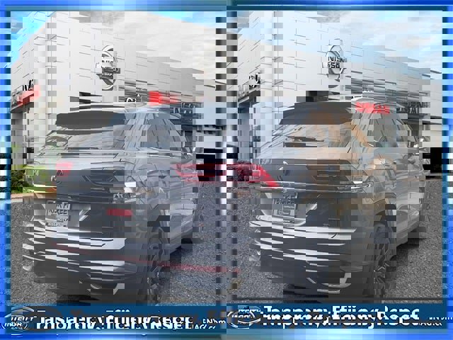 Used 2022 Volkswagen Atlas Cross Sport SE image 6