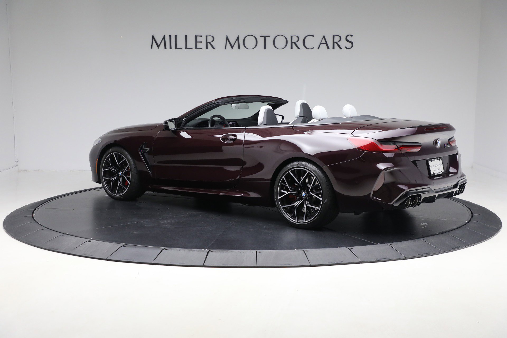Used 2022 BMW M8 Competition AWD/4WD image 4