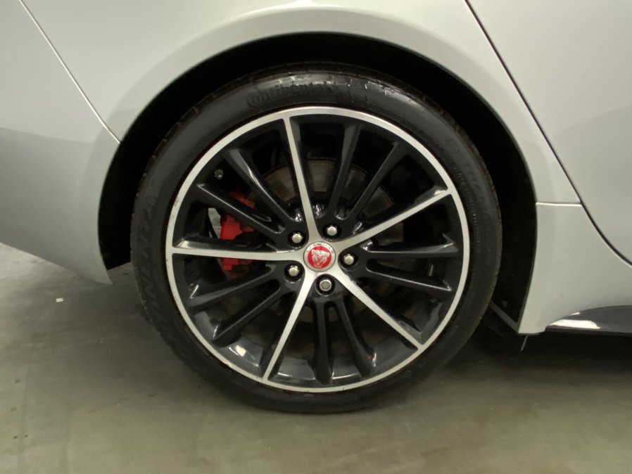 Used 2018 Jaguar XE S image 17