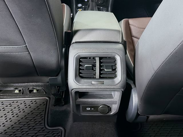 Used 2024 Volkswagen Tiguan SEL R-Line image 32