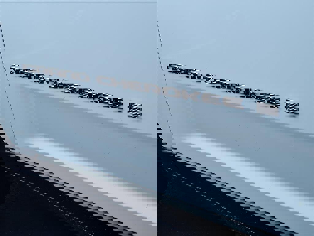 Used 2023 Jeep Grand Cherokee L Laredo w/ Luxury Tech Group I image 31