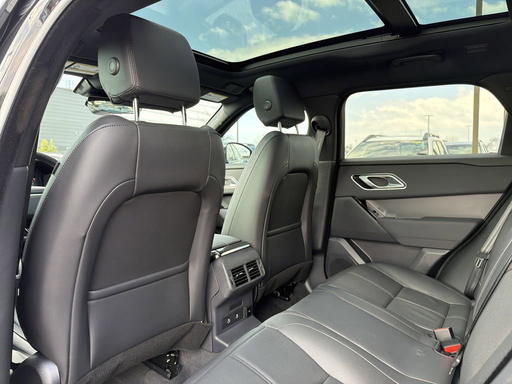 Used 2025 Land Rover Range Rover Velar Dynamic SE image 11