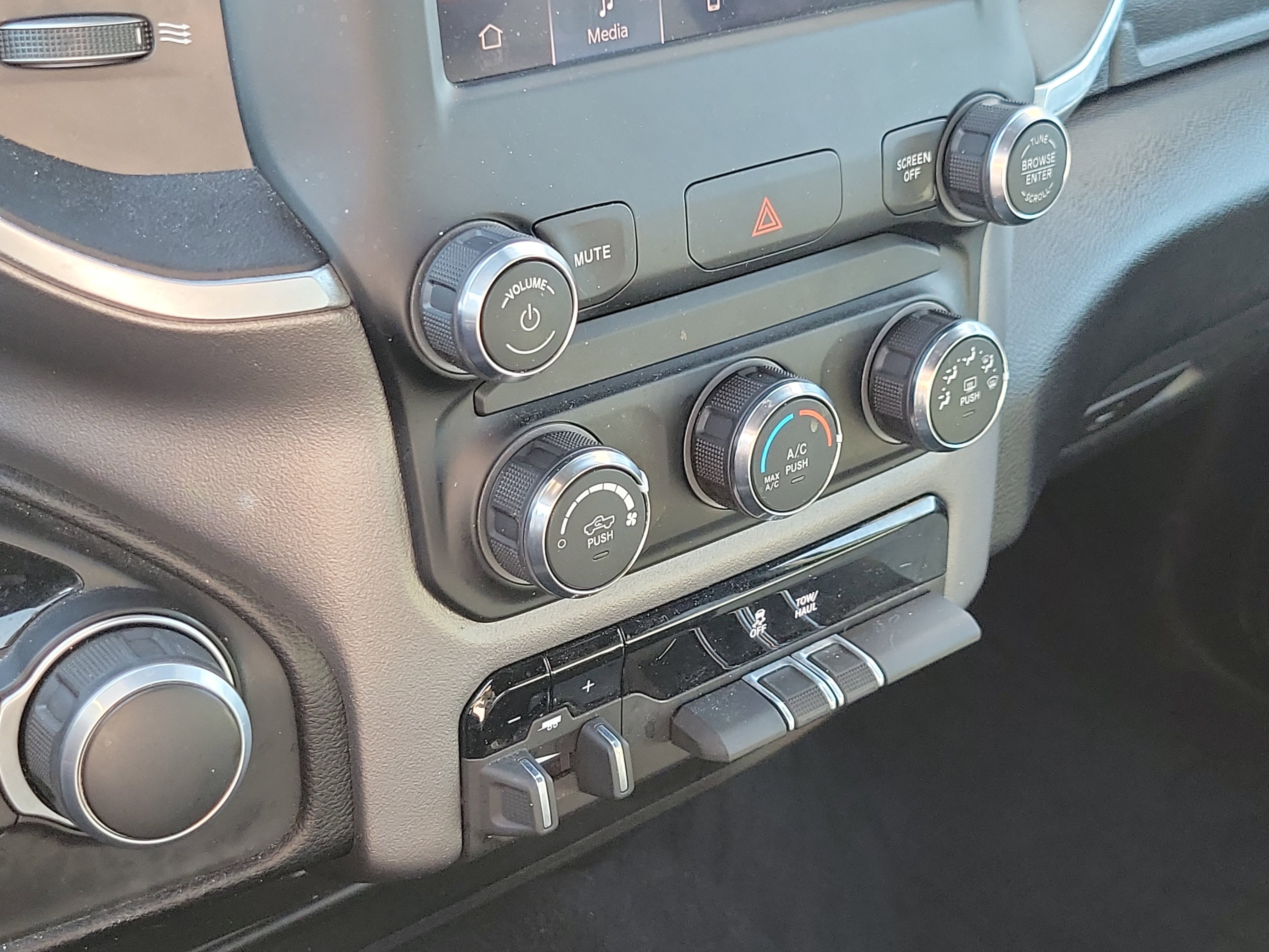 Used 2024 RAM 2500 Big Horn w/ Bed Utility Group image 16