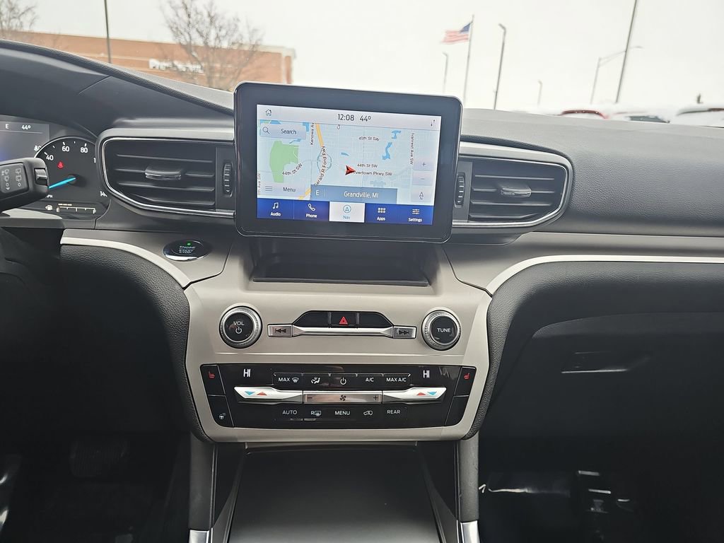 Used 2021 Ford Explorer XLT w/ Equipment Group 202A image 22