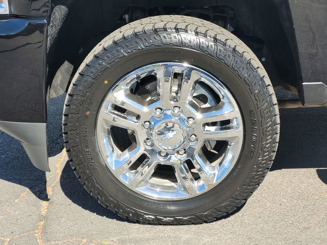 Used 2018 Chevrolet Silverado 2500 High Country w/ Duramax Plus Package image 11