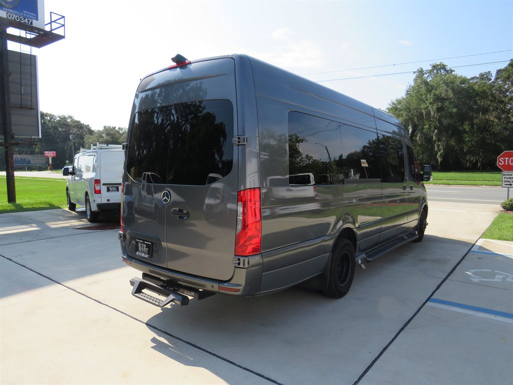 Used 2022 Mercedes-Benz Sprinter 4500 w/ Parking Package image 19