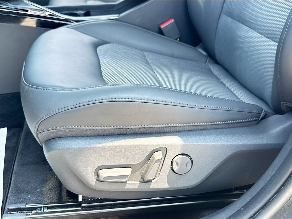 Certified 2025 Kia Niro EX FWD image 22
