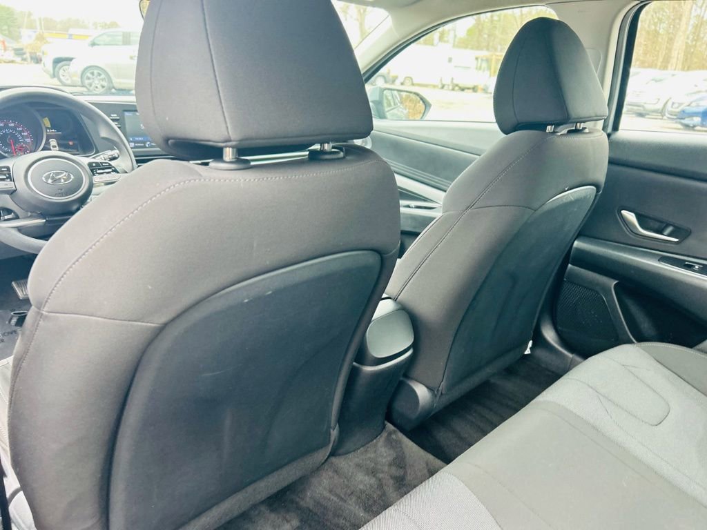 Used 2021 Hyundai Elantra SE image 27