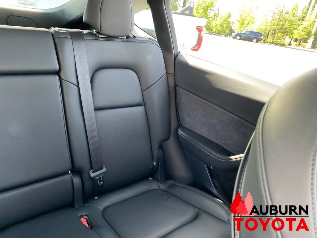 Used 2025 Tesla Model Y Long Range AWD/4WD image 28