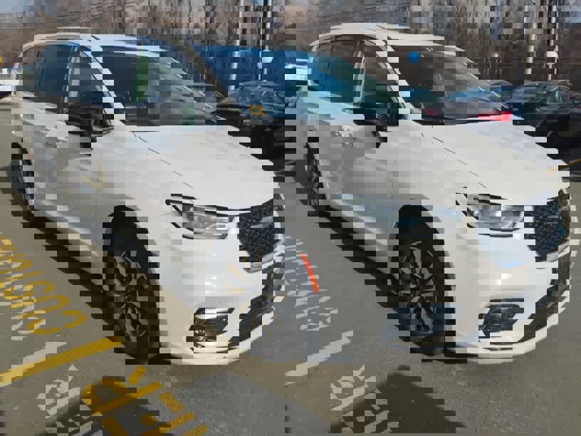 Used 2024 Chrysler Pacifica Select image 2