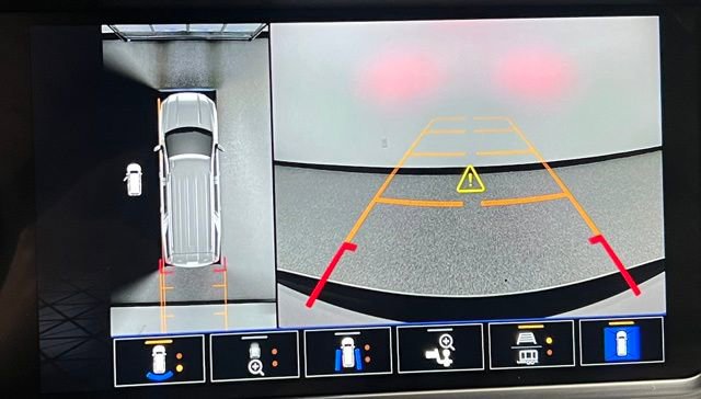 Used 2022 GMC Yukon XL Denali image 35