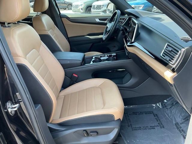 Certified 2026 Volkswagen Atlas Cross Sport SEL R-Line AWD/4WD image 23