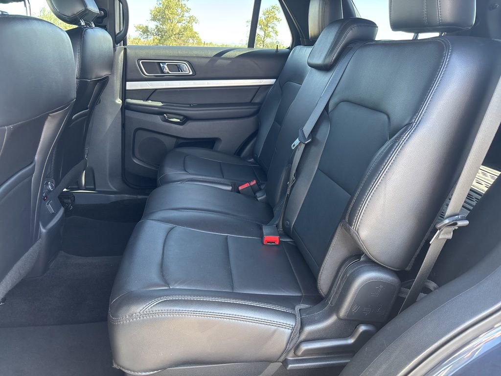 Used 2017 Ford Explorer XLT w/ Equipment Group 202A FWD image 12