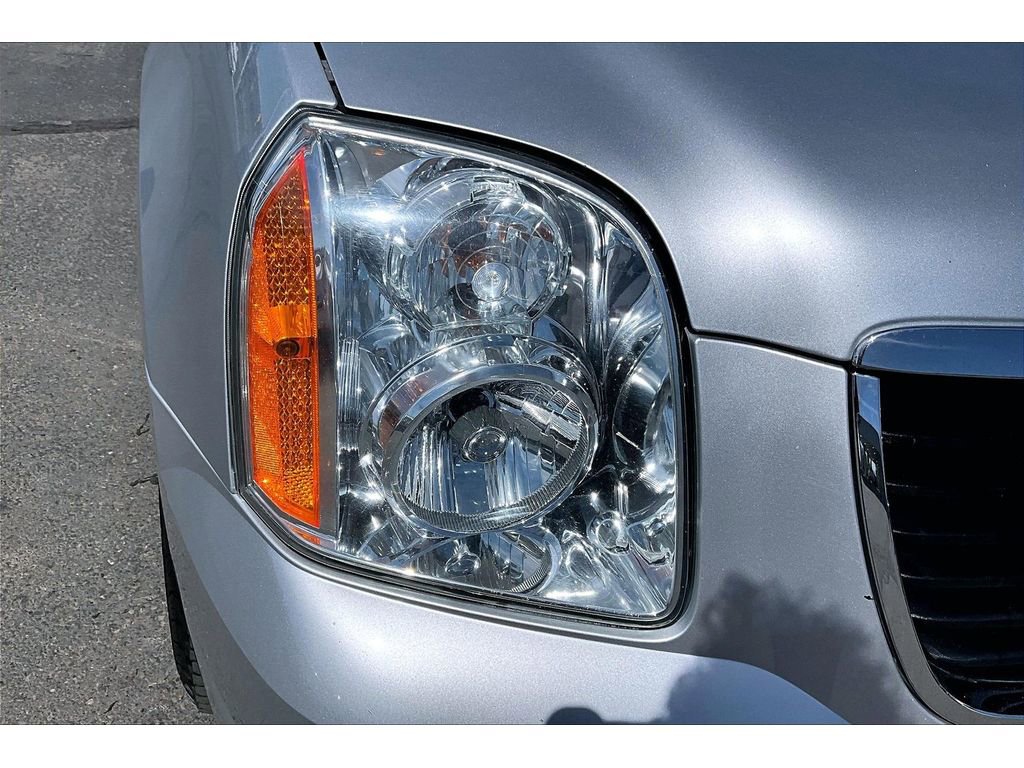 Used 2013 GMC Yukon XL SLT AWD/4WD image 26