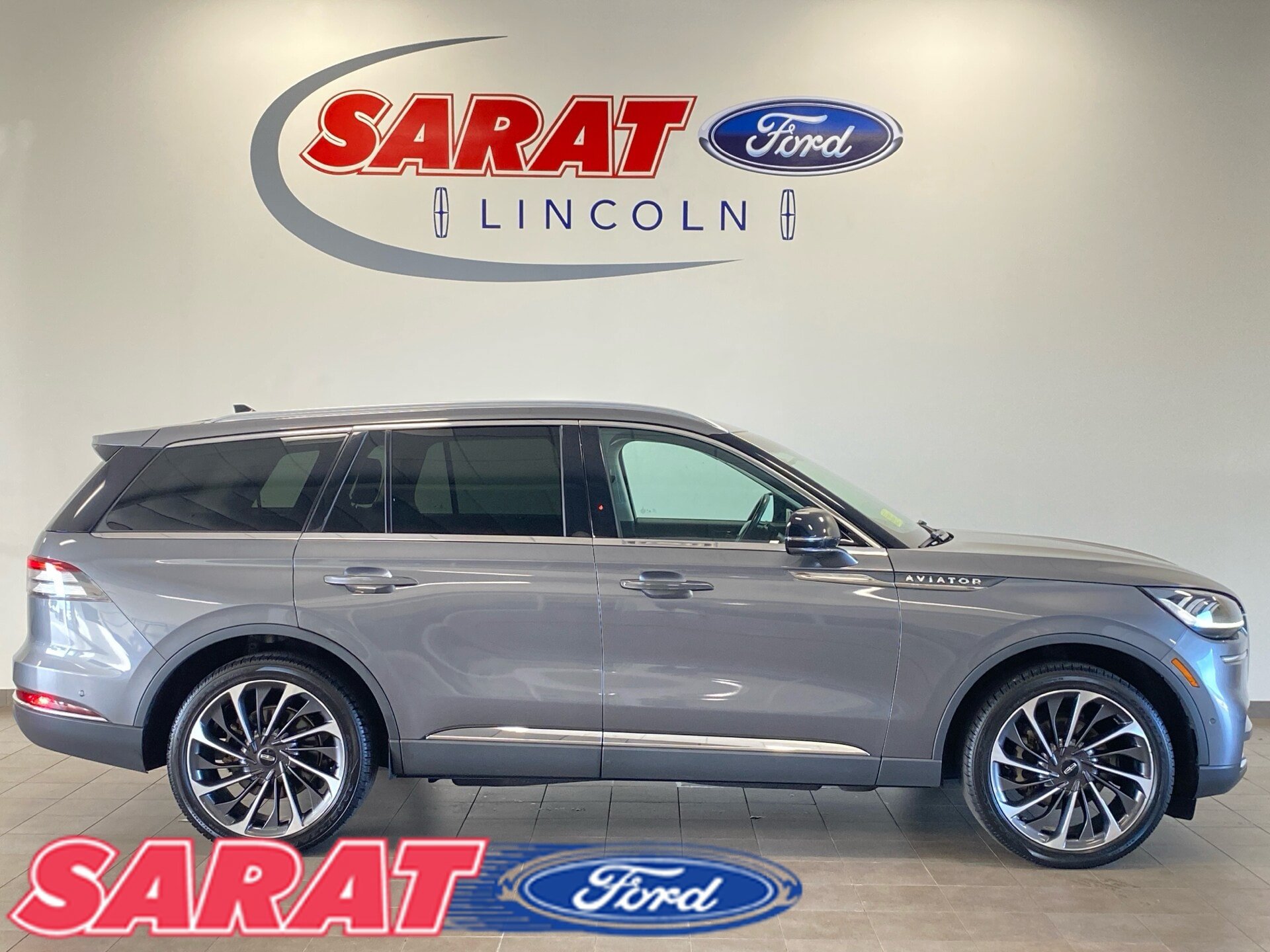 Used 2023 Lincoln Aviator Reserve w/ Equipment Group 201A AWD/4WD image 1