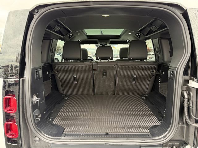 Used 2025 Land Rover Defender 110 S image 41