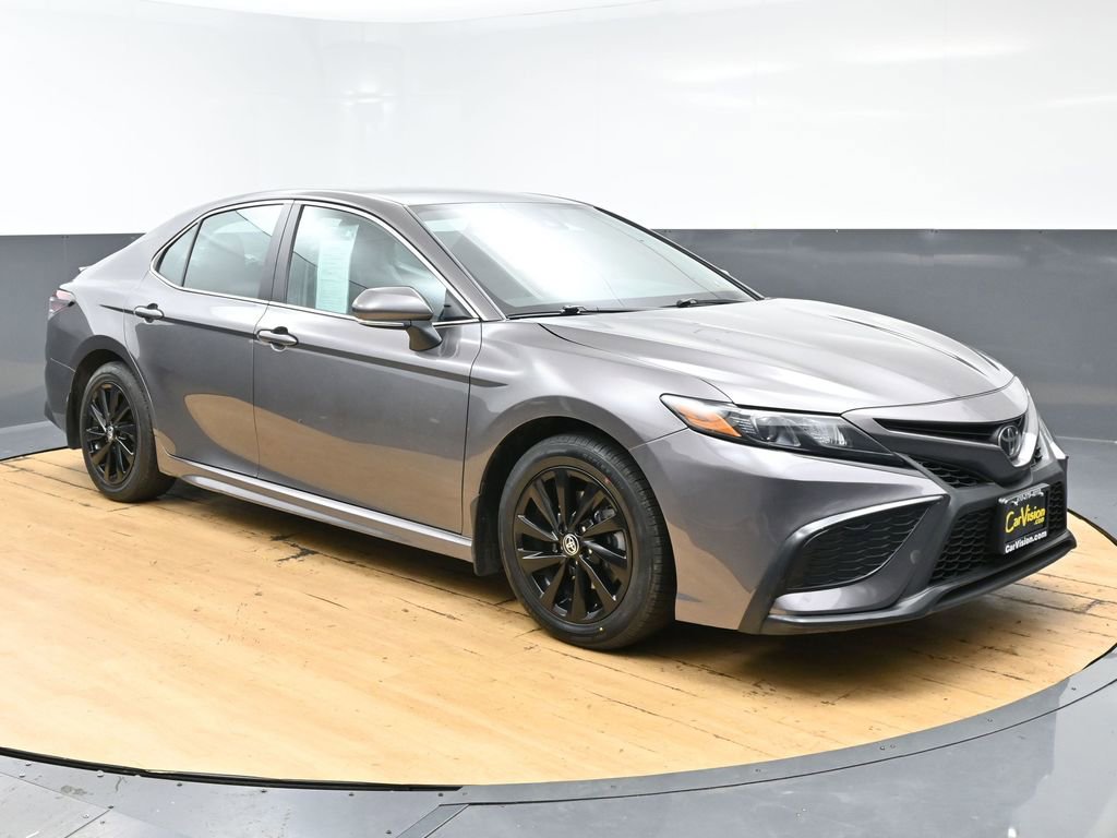 Used 2024 Toyota Camry SE FWD image 2