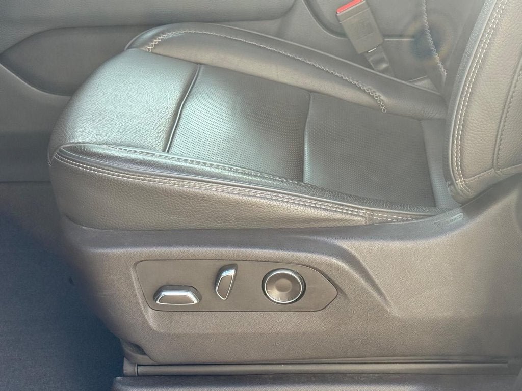 Used 2023 GMC Yukon XL Denali w/ LPO, Floor Liner Package AWD/4WD image 23
