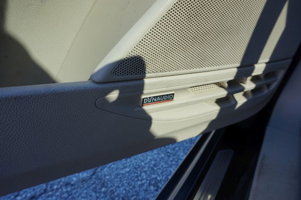 Used 2013 Volkswagen Eos Executive FWD image 30