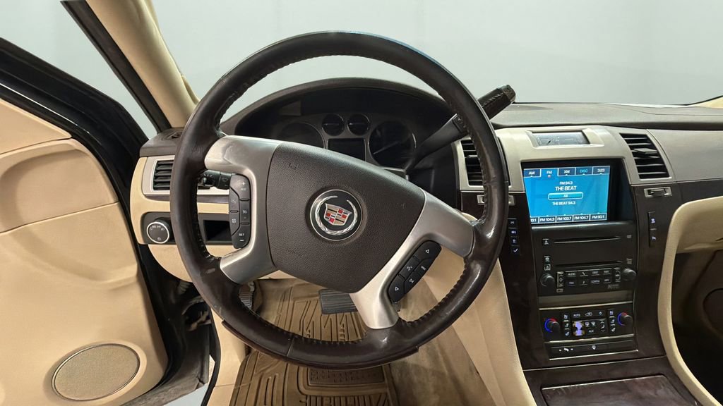 Used 2007 Cadillac Escalade AWD w/ Information Package image 12