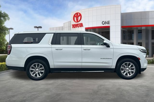 Used 2023 Chevrolet Suburban Premier RWD image 3