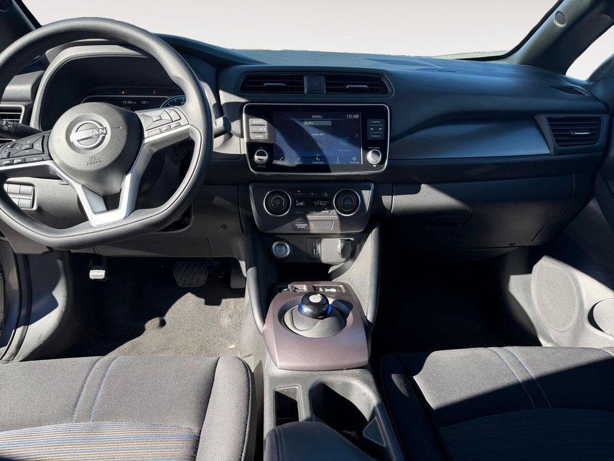 Used 2025 Nissan Leaf S FWD image 11