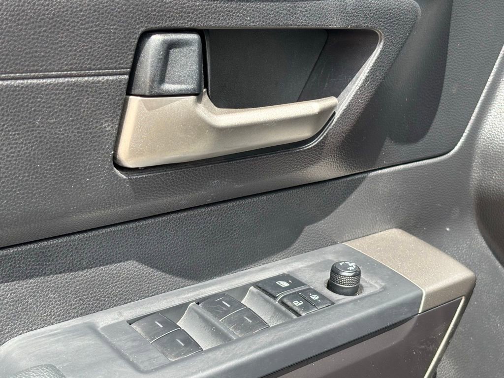 Used 2022 Toyota Tundra SR5 w/ SR5 Convenience Package image 25