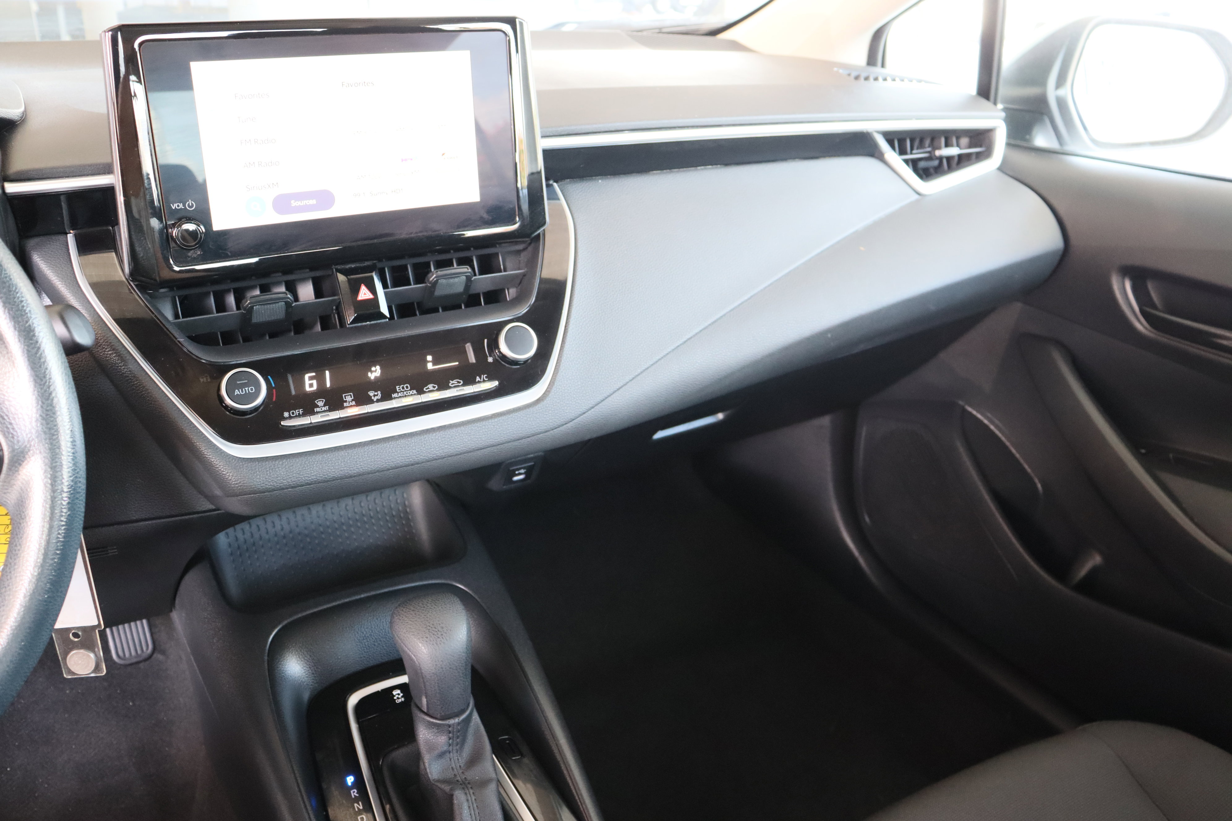 Used 2023 Toyota Corolla LE image 17