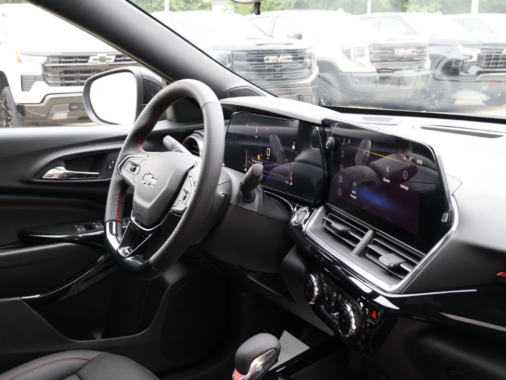 New 2026 Chevrolet Trax RS w/ Sunroof Package FWD image 34