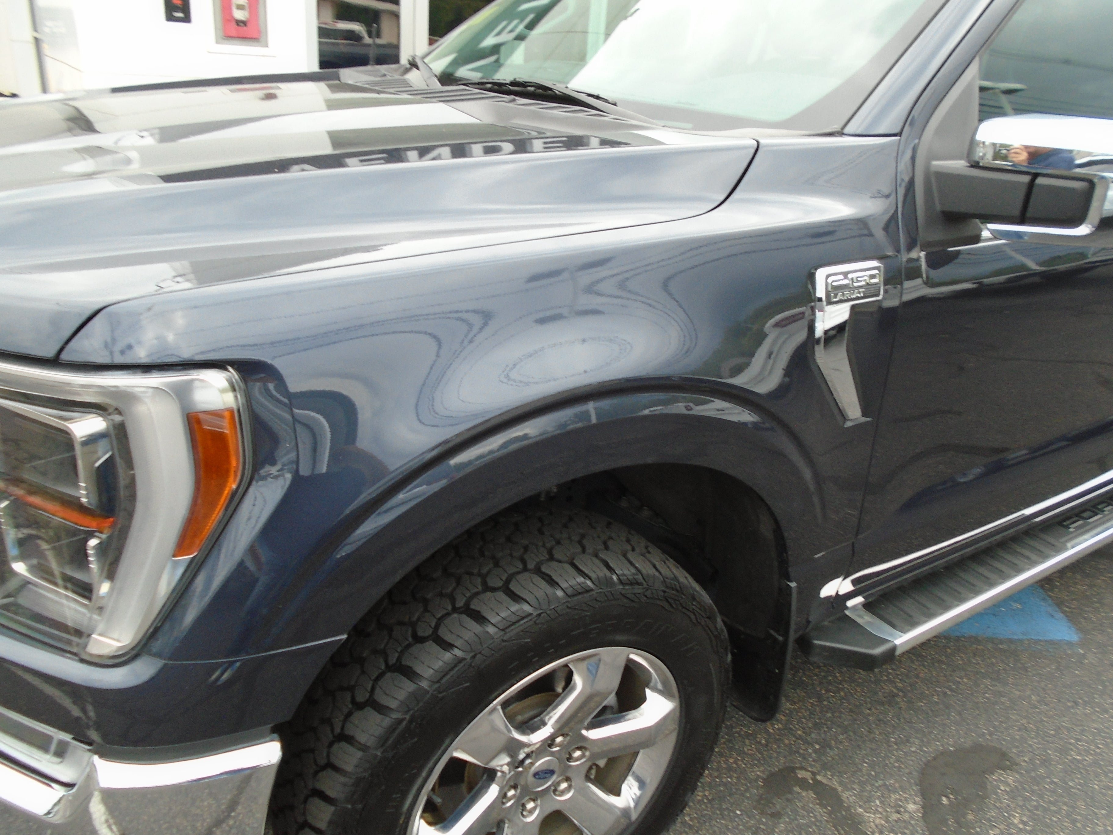 Used 2022 Ford F150 Lariat w/ Equipment Group 502A High AWD/4WD image 11