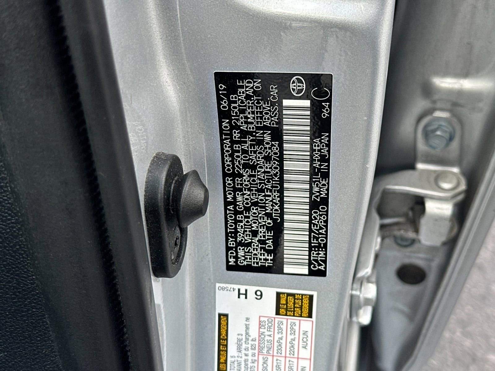 Used 2019 Toyota Prius XLE w/ Carpet Mat Package image 26