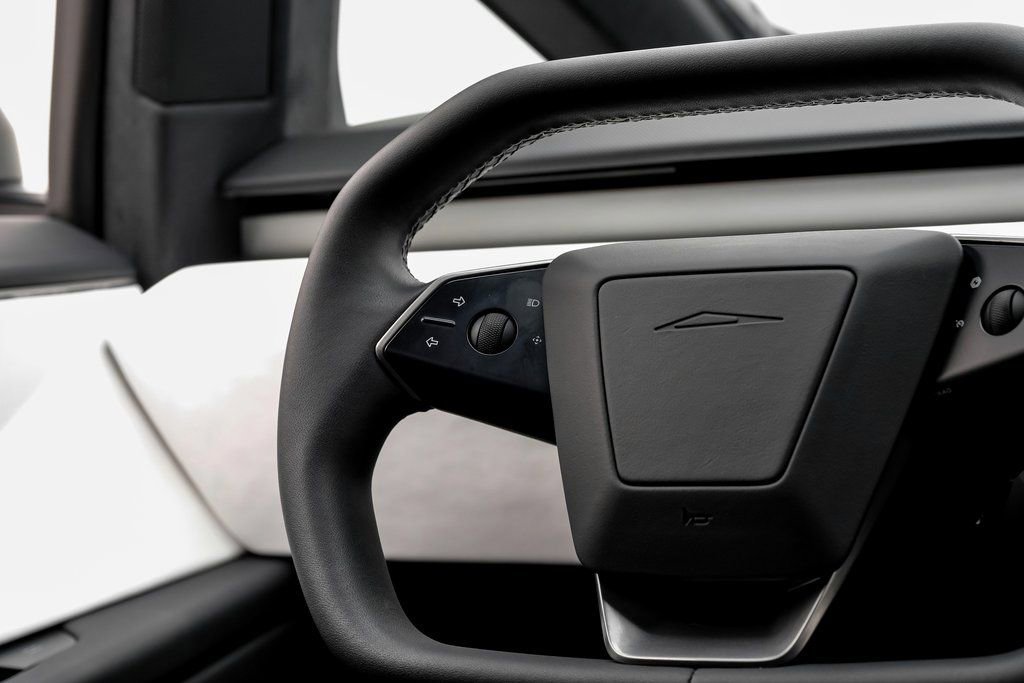 Used 2024 Tesla Cybertruck AWD Crew Cab image 16