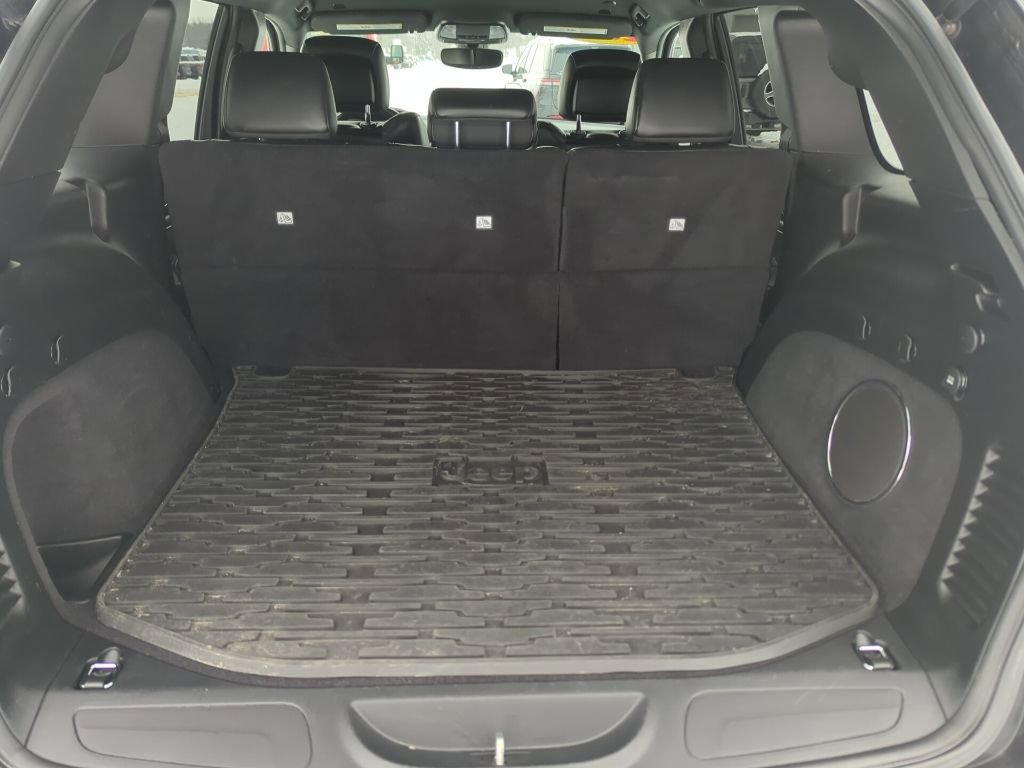 Used 2020 Jeep Grand Cherokee Laredo w/ Quick Order Package 2BN North image 40