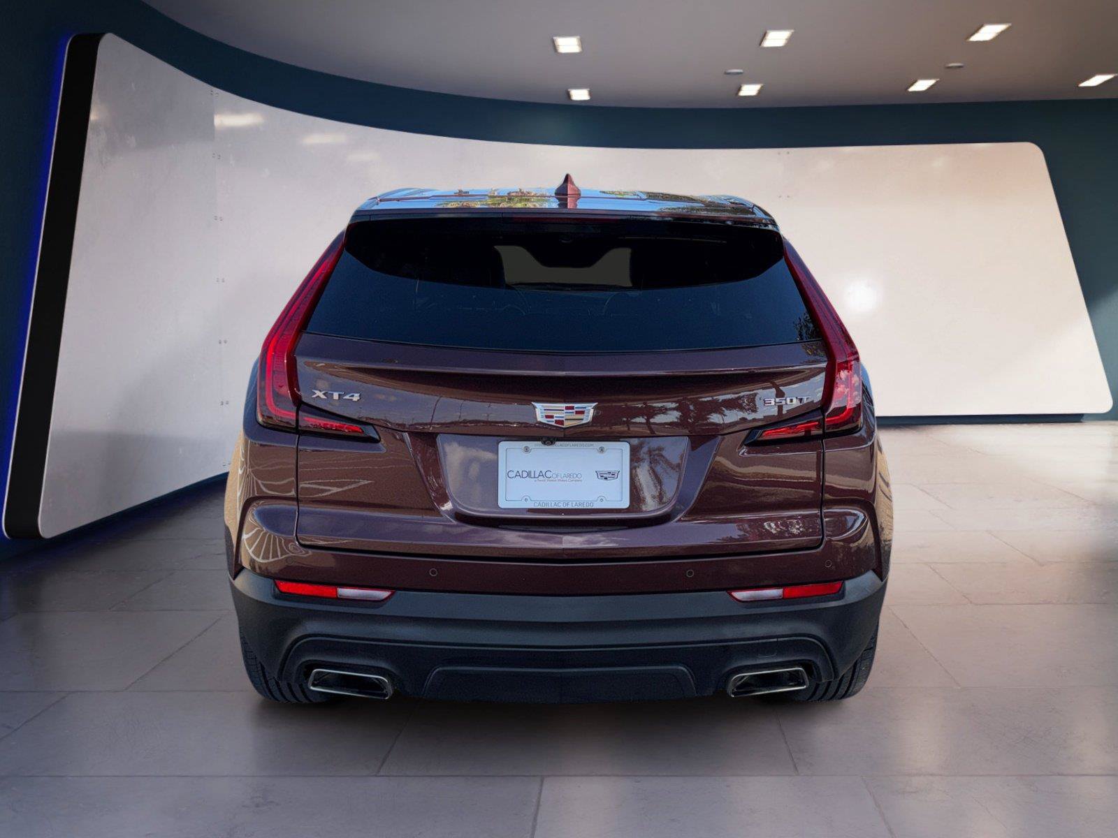 Certified 2023 Cadillac XT4 Luxury w/ Cold Weather Package FWD image 4