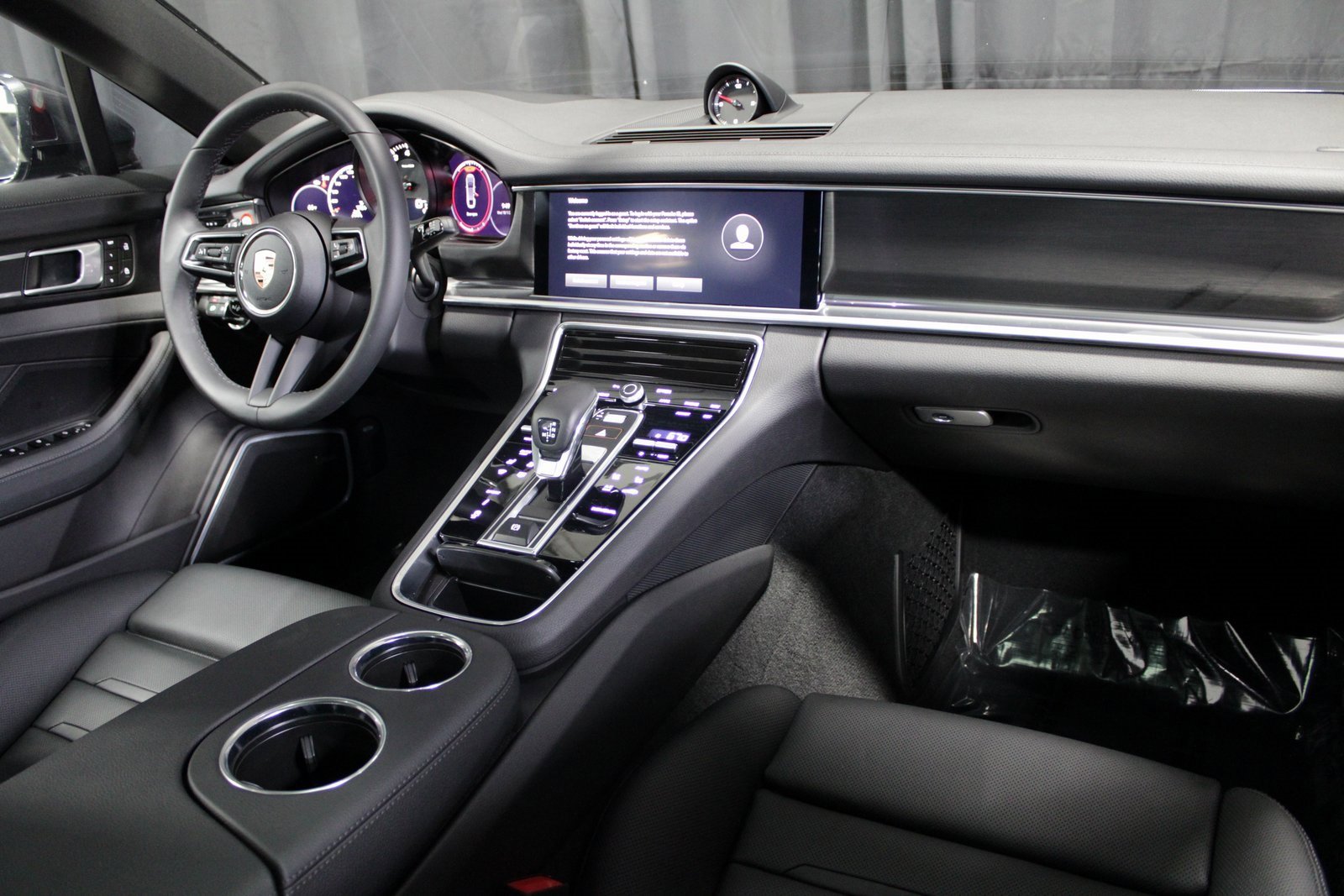 Certified 2023 Porsche Panamera 4 Platinum Edition w/ Assistance Package image 23