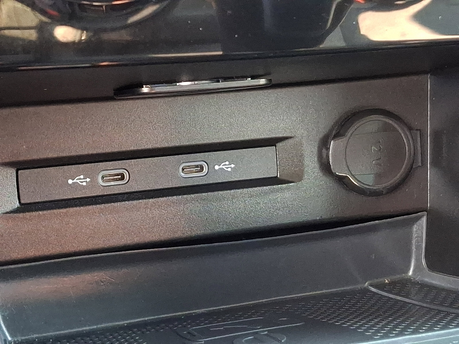 Used 2024 Volkswagen Taos SE image 24