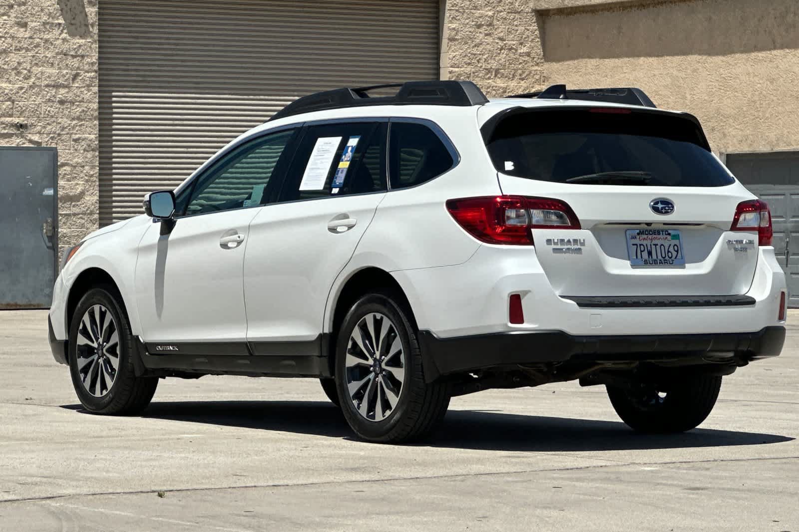 Used 2016 Subaru Outback 3.6R Limited AWD/4WD image 5