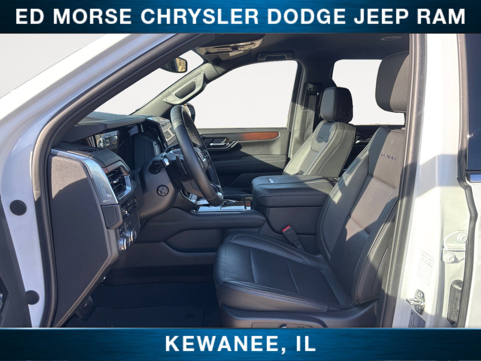 Used 2025 GMC Yukon Denali AWD/4WD image 9