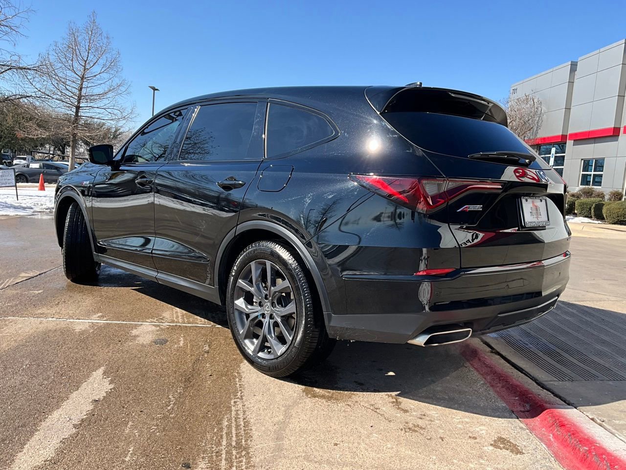 Used 2023 Acura MDX A-Spec image 8