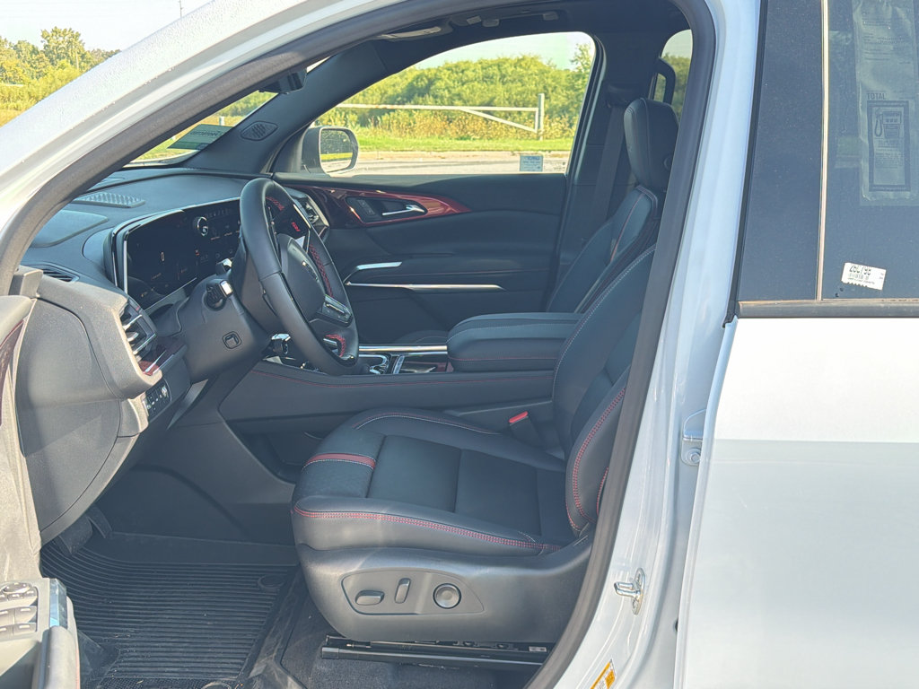 New 2026 Chevrolet Traverse RS w/ LPO, Floor Liner Package AWD/4WD image 14