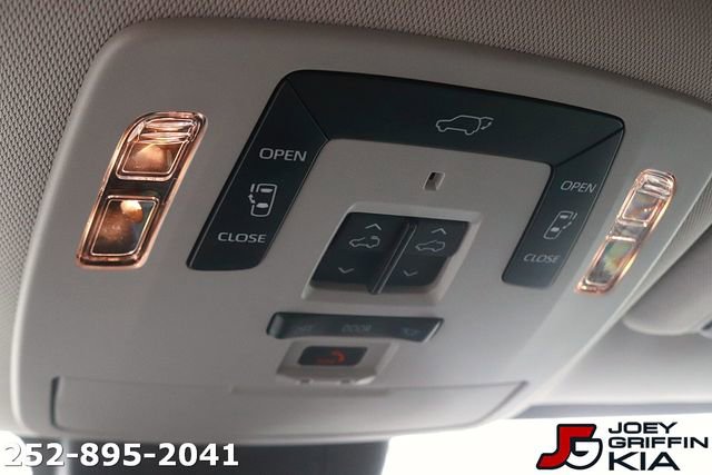 Used 2022 Toyota Sienna Limited FWD image 31