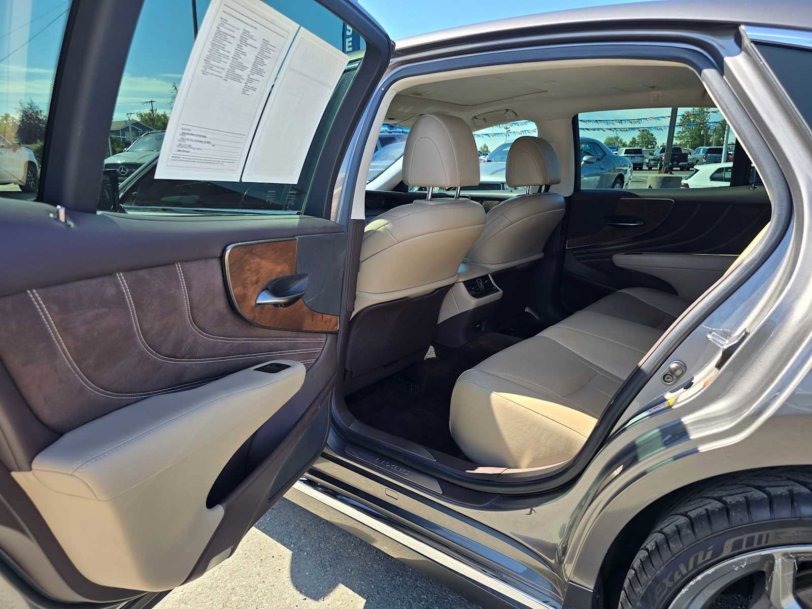 Used 2018 Lexus LS 500 w/ Accessory Package (Z2) image 13