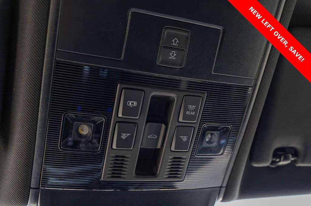 Used 2024 Volkswagen Tiguan SE R-Line image 22