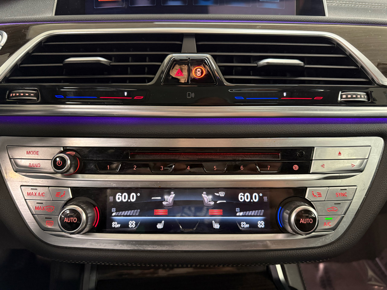 Used 2016 BMW 740i image 19