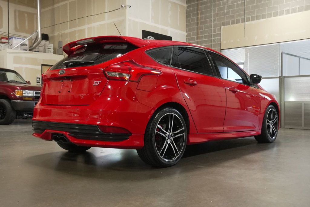 Used 2015 Ford Focus ST image 4