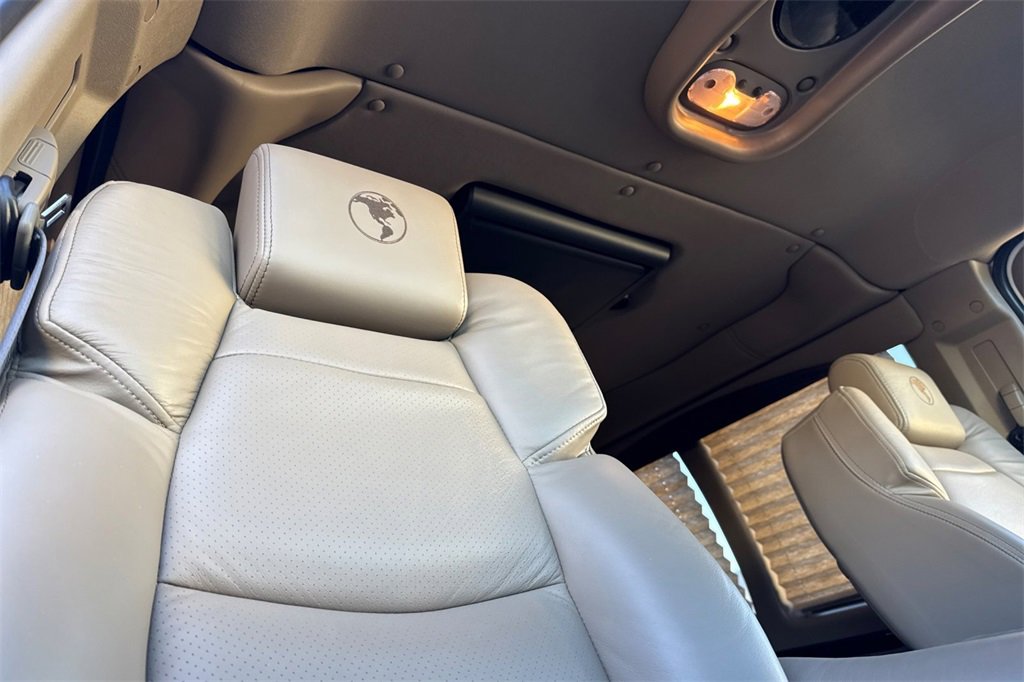 Used 2023 Chevrolet Express 2500 image 20