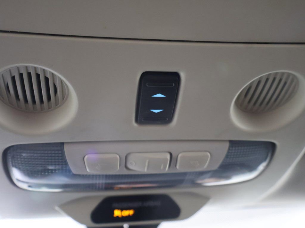 Used 2018 Ford EcoSport SE w/ SE Convenience Package image 48