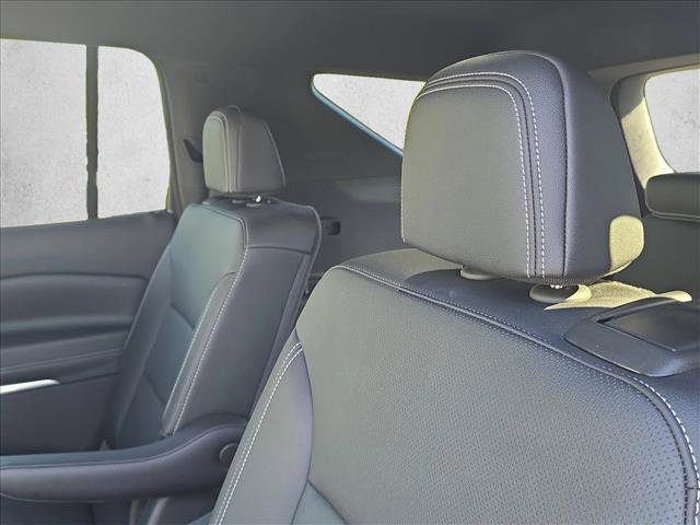 Used 2025 Chevrolet Traverse LT w/ Driver Confidence Package image 20