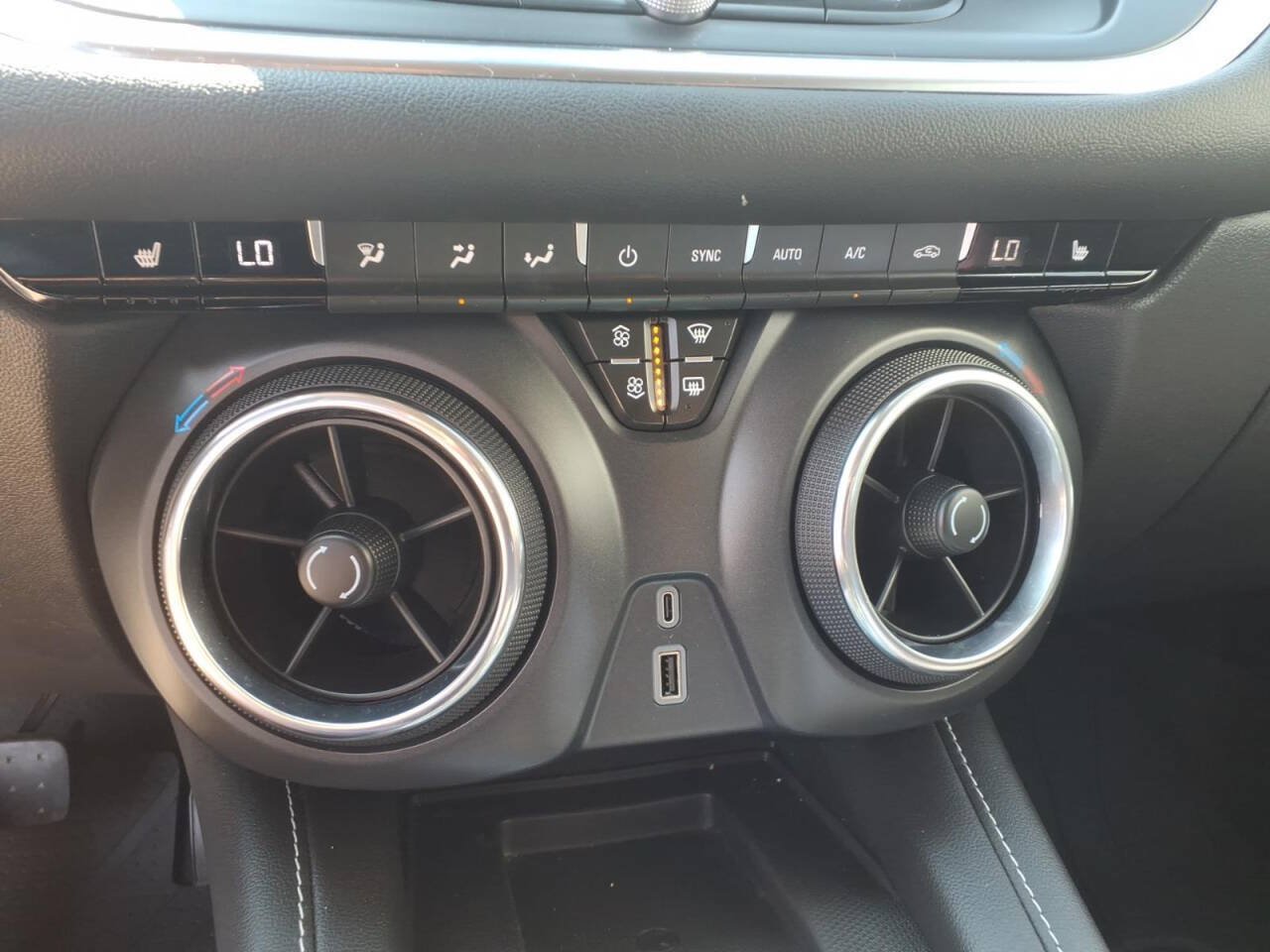 Used 2024 Chevrolet Blazer LT w/ Convenience Package AWD/4WD image 12